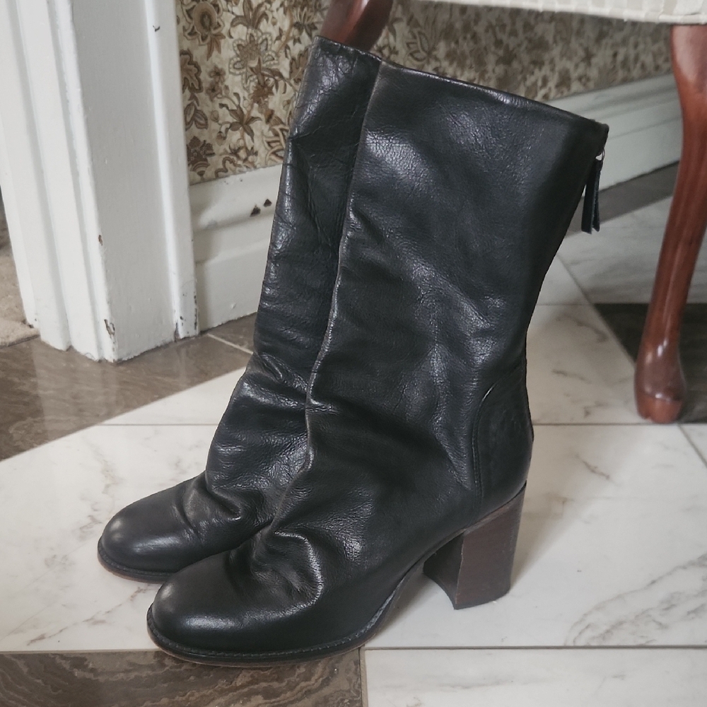 Free People Black Leather Women's Boots. Great condition!  Size 40.